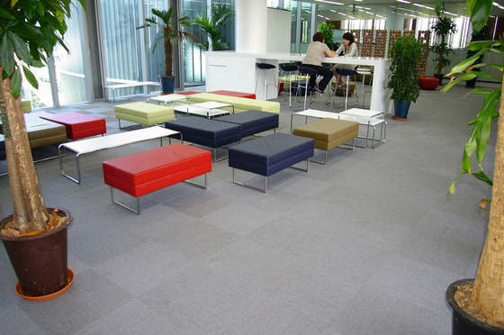 Soft Seamless Woven Plastic Flooring Anti Slip Living Room